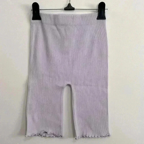 BNWOT Zara seamless  biker shorts size Xs-S in Lilac colour - Picture 2 of 2